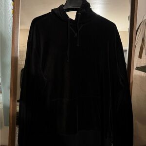 Express Men Velvet light hoodie 
Size XL
Used in good condition 
#expressmen